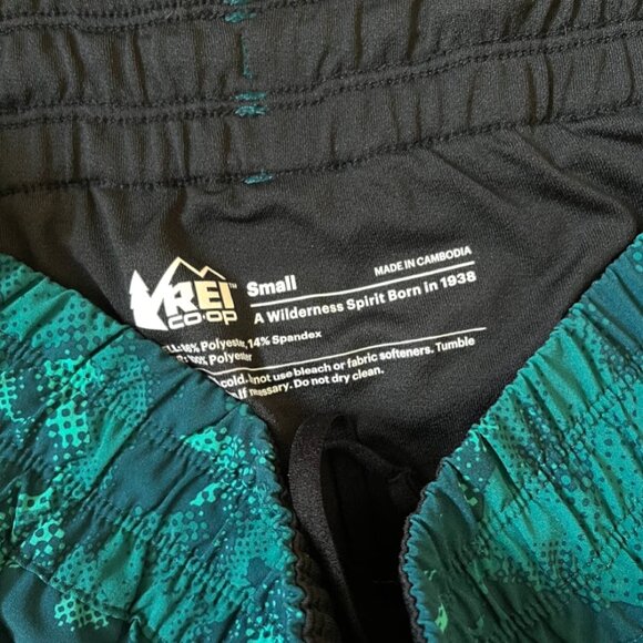 REI Co-op  Active Pursuits 4.5" Shorts - Women's - Picture 2 of 3